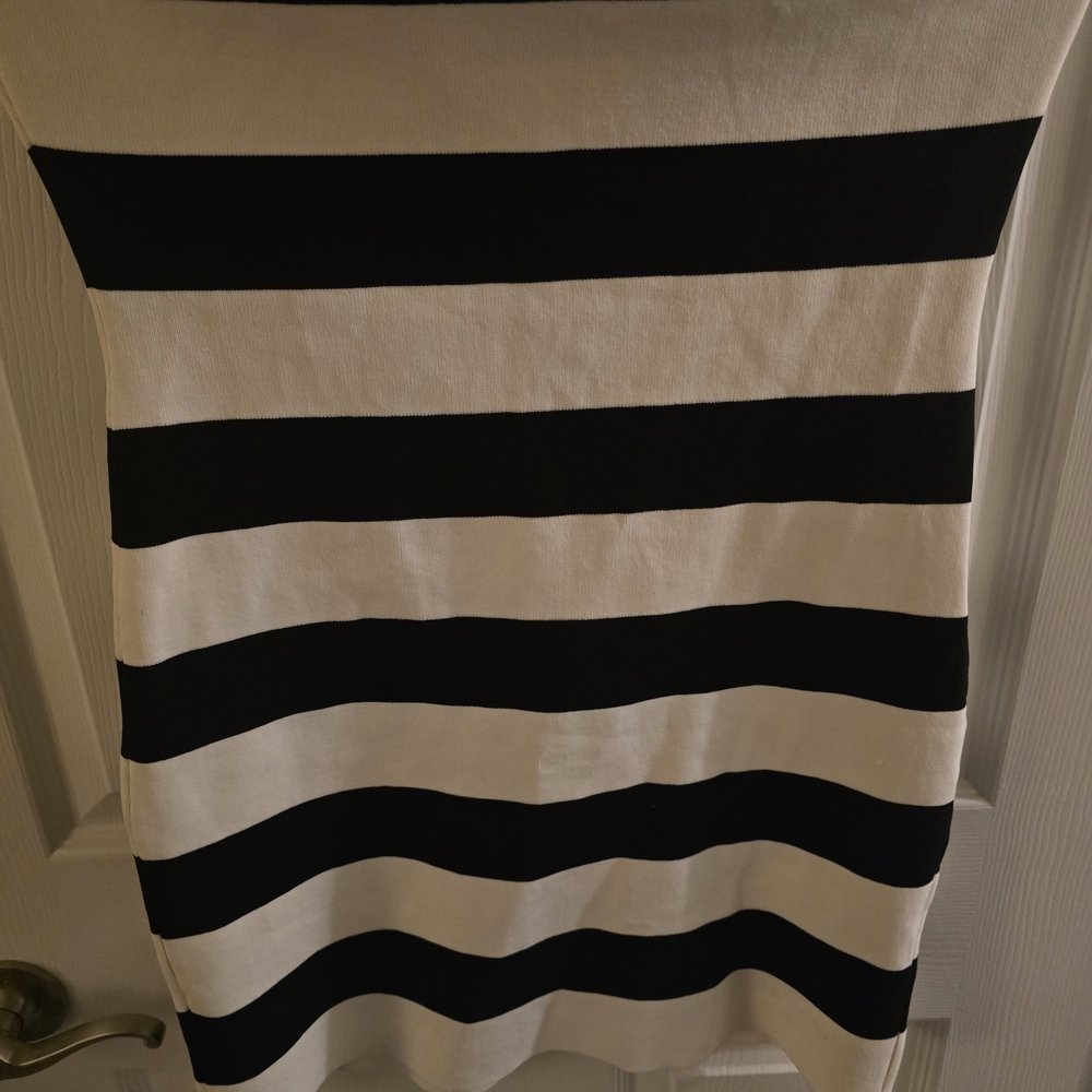 ⚠️⚠️⚠️ SOLD⚠️⚠️⚠️Striped Black and White Cross Strap Knit Mini Dress - Picture 9 of 13